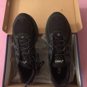 Men’s ASICS Sneakers